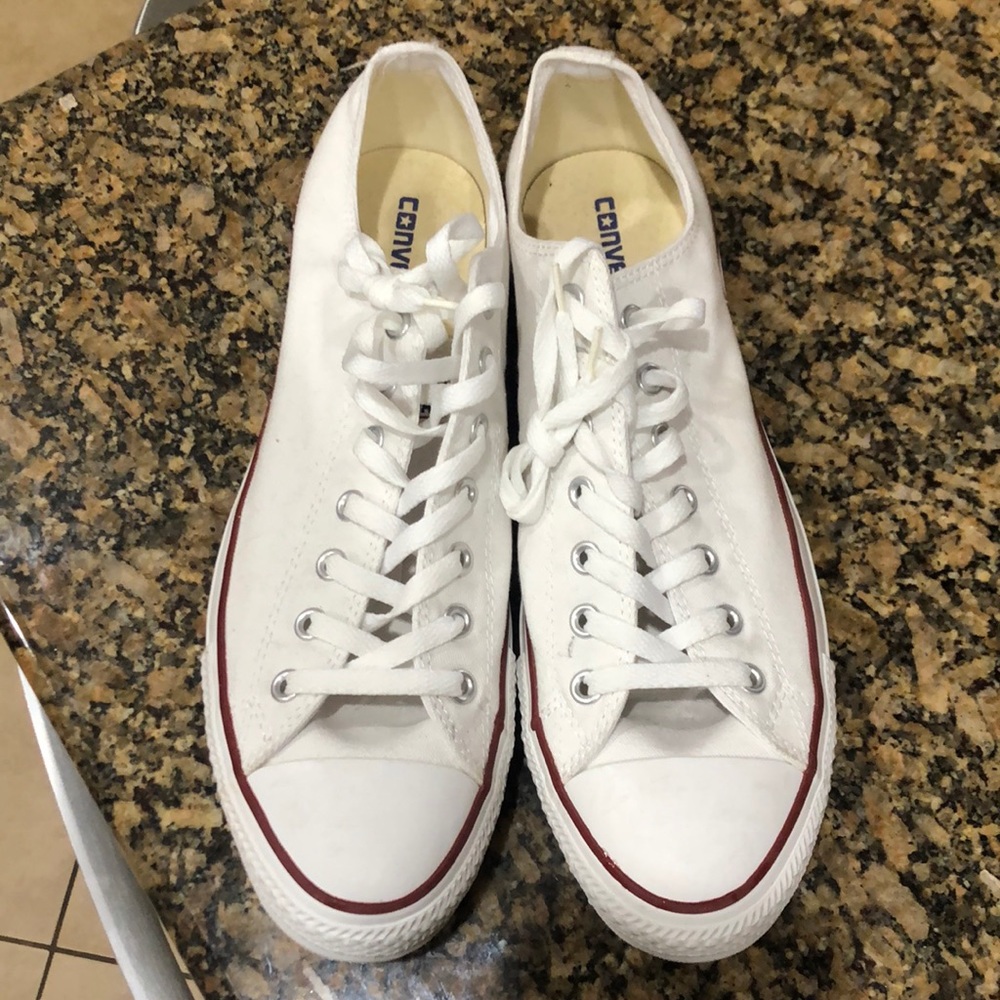 Men’s converse worn a few times in good condition